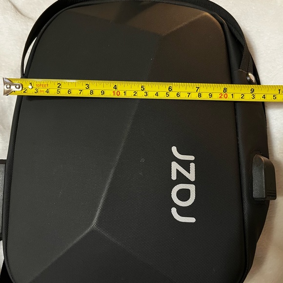 Motorola Razr hard shell sling bag - Picture 7 of 8